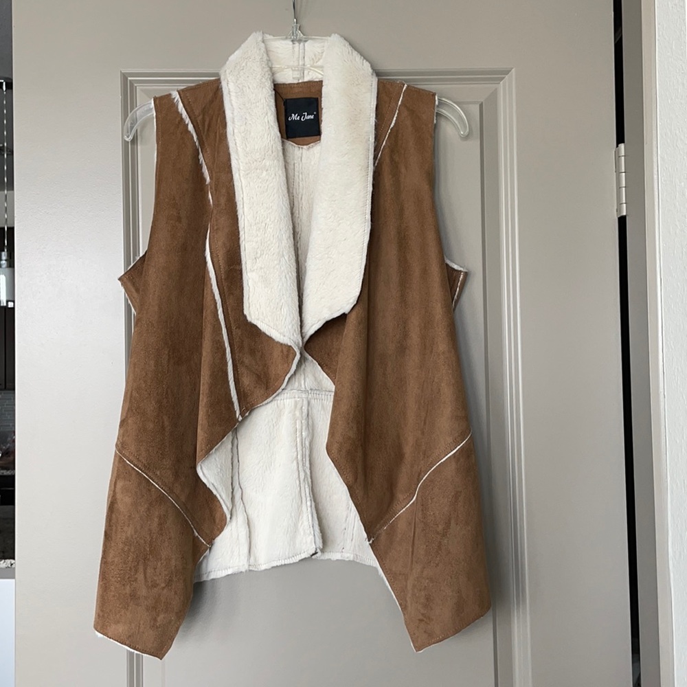 Camel vest